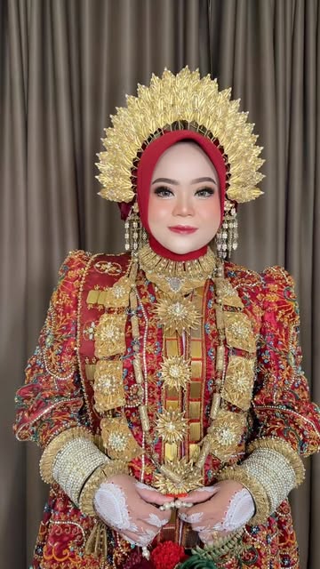 Pengantin baju bodo merah lengkap dengan aksesoris